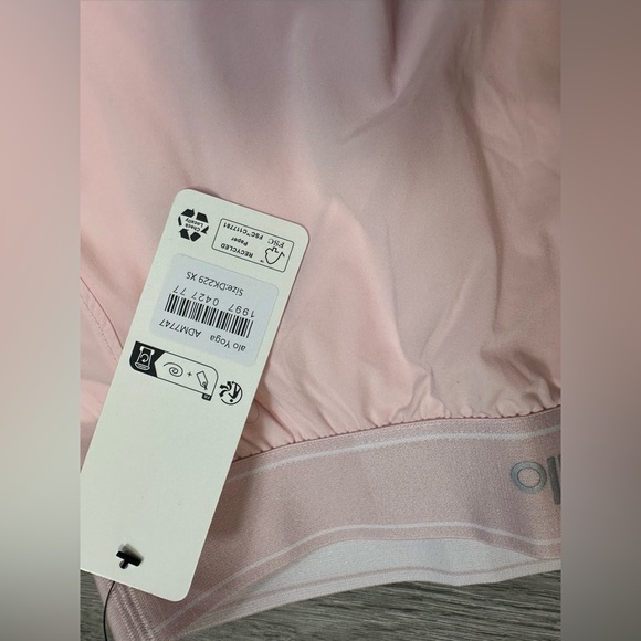 ALO Yoga Blush Pink Skirt - Picture 2 of 2